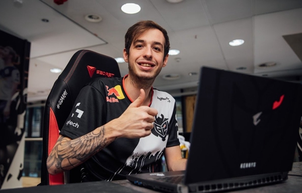 外媒发布S14上单选手梯级排行：Kiin、Bin、Zeus为S级！