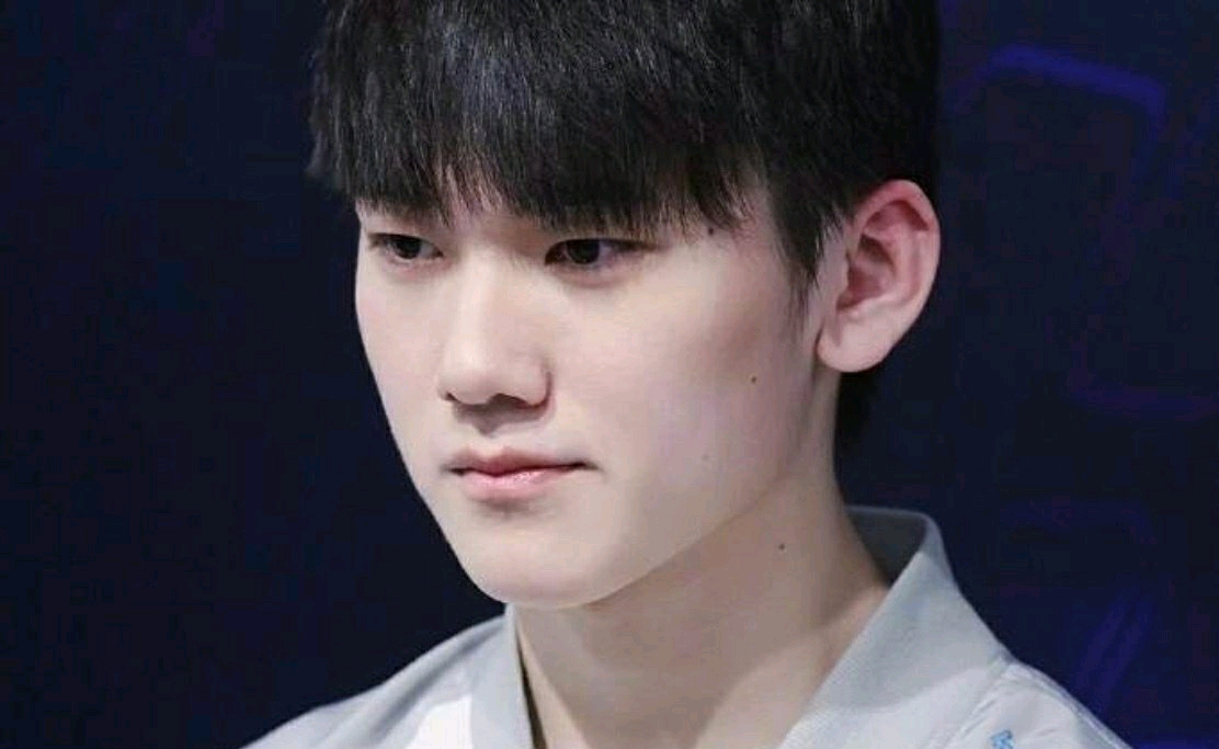 2025LPL夏季赛季后赛战队海报一览：场场皆关键，无畏竞巅峰！